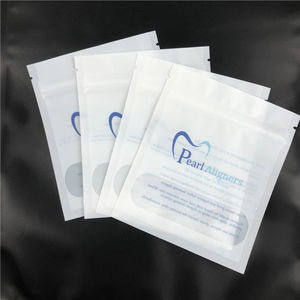 低MOQリサイクル可能な透明プラスチックバッグ、歯列矯正用器具、医薬品用、片面透明マイラージッパーポーチ、アライナーバッグ - Product Image 3
