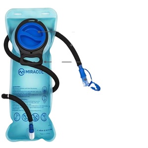 Mochila táctica de hidratación con depósito de 2L, muestra gratuita. - Product Image 6