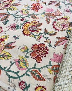 Tela Premium Ligera Hecha a Mano de Algodón Suave con Estampado Floral Moderno de Jaipur, Material para Bolsos y Cortinas - Product Image 2