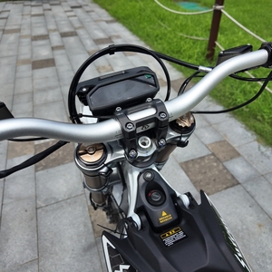 Nuova Bici Elettrica da Montagna Surron Light Bee <span class=keywords><strong>2</strong></span> 24K 78.54V Light Bee <span class=keywords><strong>2</strong></span>.0 E-bike - Product Image 5