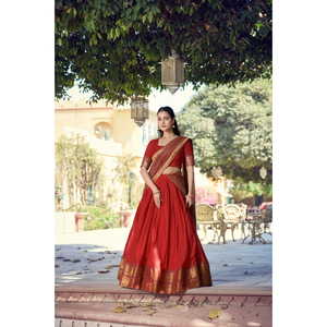 Élégant Lehenga Choli en Soie Rouge avec Bordure Dorée, Tenue Traditionnelle Indienne pour Mariage, Longueur au Sol, Coupe Classique pour Femme - Product Image 4