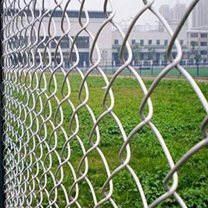 Rouleau de clôture à mailles losangées haute résistance, galvanisé après tissage, pour les limites des autoroutes et des aéroports - Product Image 3