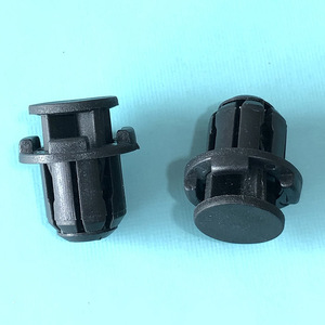 Clip de fixation en plastique à clipser pour jupes latérales Suzuki YX1027 – Remplacement et réparation – Fixation automobile - Product Image 3