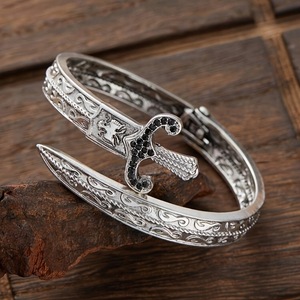 Bracelet jonc épée diamant noir vintage MAP02 – Bijou gothique punk tendance pour fêtes et usage quotidien, artisanat métallique - Product Image 3