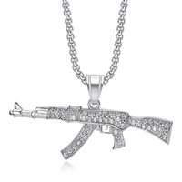 Collier à breloques personnalisé hip hop en acier inoxydable plaqué or 18 carats avec strass et diamants AK 47 pendentif pistolet pour homme