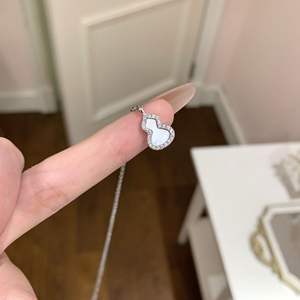 Collier en argent pur S925 avec perle baroque et pendentif cœur en diamant rose, diamant taille coussin, luxe quotidien et délicat pour femmes - Product Image 3