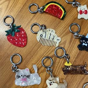 Wow Sheila personnalisé filles maquillage coiffure animaux mignons conception petit acétate porte-clés peigne à cheveux à la mode sac à dos pendentif - Product Image 4