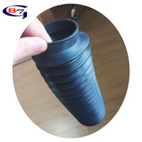 Normes ASTM/SAE/DIN Résistant à l'ozone et à l'huile Manchon de soufflet en caoutchouc flexible moulé sur mesure pour tuyau d'aspiration de pièce CV automobile