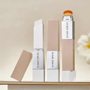 Stick de fond de teint changeant de couleur Private ended Foundation Stick livré avec un pinceau - Product Image 3