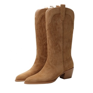 Bottes de cowboy classiques mi-hautes pour l'automne/hiver, à bout pointu et talon haut - Product Image 1