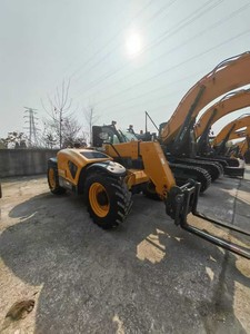 Sollevatore Telescopico XT3507K XC6-3507K 3.5T 7m con Forche per Pallet e Cestello per Lavori Aerei - Product Image 3