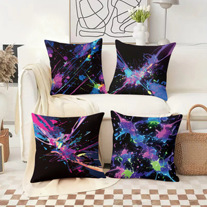 色彩鲜艳的抽象图案抱枕为温馨的客厅装饰增添节日气息，配有节日袜子和驯鹿角。 - Product Image 2