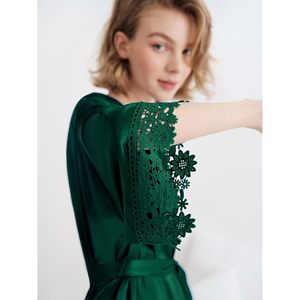 Sioro - Kimono corto de seda para mujer, con ribete de encaje satinado, suave, para usar como bata de baño, camisón o para damas de honor en bodas y fiestas. - Product Image 2