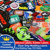 Étiquettes personnalisées en silicone 3D gaufrées carrées lavables pour vêtements, chaussures, chapeaux, plastique souple transparent OEM ODM