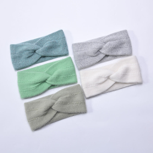 Bandeau élastique doux et moelleux personnalisé, large et croisé, en <span class=keywords><strong>laine</strong></span> tricotée duveteuse pour l'hiver, de luxe, vente en gros pour femmes - Product Image 1