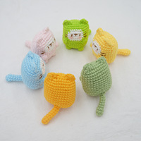 Pendentif chat en laine crocheté à la main, porte-clés et breloque de sac mignons style dessin animé
