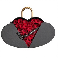 Boîte en papier, emballage en papier, boîte cadeau pour cadeaux précieux, fleurs, Saint-Valentin, amoureux, famille