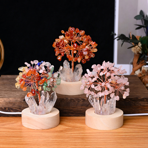 Arbre de cristal d'énergie artisanal en cristal de <span class=keywords><strong>quartz</strong></span> clair avec base en bois et lampe, vente en gros - Product Image 1