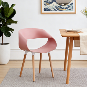 Fauteuil <span class=keywords><strong>scandinave</strong></span> moderne avec coque en PP courbée, design d'accoudoir ventilé et pieds en bois naturel pour les espaces de travail à domicile - Product Image 1