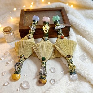 <span class=keywords><strong>Scopa</strong></span> <span class=keywords><strong>da</strong></span> <span class=keywords><strong>Strega</strong></span> in Cristallo Naturale a Forma di Cuore per Altare Wiccan, Rituale di Purificazione, Decorazione e Regalo - Product Image 5