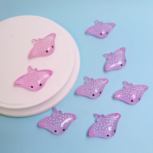 100 PIÈCES Figurines de poissons-raies en résine Kawaii, modèles de cabochons pour la décoration de la maison et accessoires de maison de poupée - Product Image 4