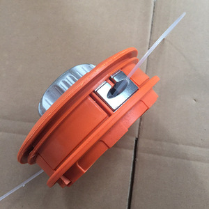 SeaSummer Tête <span class=keywords><strong>de</strong></span> débroussailleuse à coupe automatique universelle Pièces <span class=keywords><strong>de</strong></span> rechange pour coupe-herbe Tête <span class=keywords><strong>de</strong></span> débroussailleuse en aluminium - Product Image 4