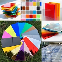 Panneau PMMA aux couleurs vives avec texture translucide, plaque acrylique colorée pour la création d'événements et de décors scéniques