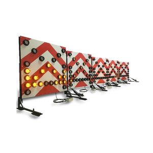 لوحة إشارات تحذيرية بسهم LED للتحكم المروري من النوع الإماراتي الأوروبي لعام 2016، لوحة سهمية توجيهية مستخدمة على الشاحنات - Product Image 1