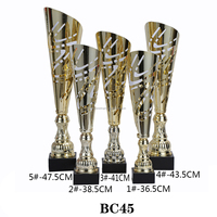 Fournisseur d'usine en gros de trophées sportifs en métal de la marque Phoenix, médailles de football, plaques, médailles et trophées personnalisés de haute qualité
