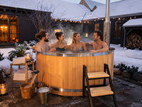 Bain à remous en bois Warmfire Thermowood, design moderne, 6 personnes, chauffage interne au bois 12KW avec marches pour jardin ou resort