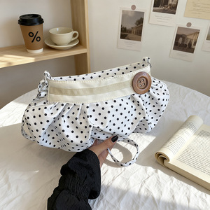 Borsa a Spalla Vintage a Pois da Donna 2026 Nuova con Bottone in Legno, Dettagli Plissettati, Chiusura a Cerniera e Manico Singolo, Portatile - Product Image 2