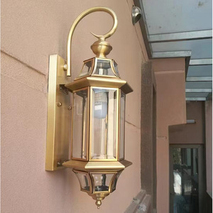 Lampe murale extérieure en laiton, verre trempé carré, éclairage de jardin étanche - Product Image 1