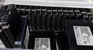 HORNG SHING Disque SSD utilisé MZWLJ1T9HBJR-00007 PM1733 U.2 1.92T SATA 6Gbps SSD - Product Image 3