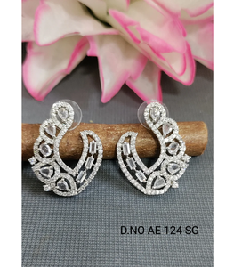 Pendientes de Diamantes Americanos con Diseño Moderno en Curva C, Elegantes Pendientes con Piedras de Circonia Cúbica para Mujer, Joyería para Bodas, Recepciones y Fiestas - Product Image 1