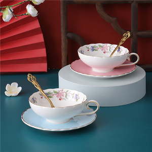 Ensemble de dentelle en relief doré de style européen <span class=keywords><strong>tasse</strong></span> à thé et soucoupe en porcelaine de luxe pour l'après-midi - Product Image 1