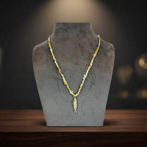 Collier en cordon de soie torsadé beige et vert olive fait main Sstringz avec accents de perles multicolores en forme de poisson doré antique, style bohème et côtier - Product Image 3