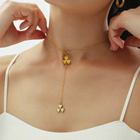 Collier à pampilles réglable en nacre naturelle avec motif de fleur en cœur en acier inoxydable pour femme sous-titre