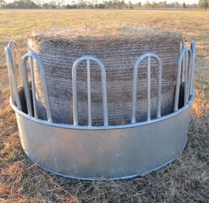 Mangeoire à foin en métal pliable pour moutons et chèvres, 6 pieds, modélisation 3D pour balles de 4x4 à 4x6, utilisation en ferme pour les lamas et les alpaga - Product Image 5