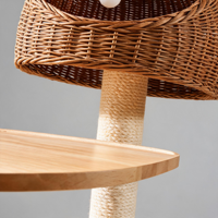 Arbre à chat de luxe classique 127 cm en bois d'hévéa, tour moderne en osier pour chat, capsule spatiale, perchoir à capot en rotin, griffoir en sisal pour grimper