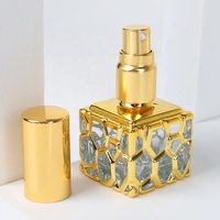 Chine Fabricant Ventes d'usine 10ml Vaporisateur de parfum Bouteille d'huile essentielle Conteneurs de sculpture à revêtement UV Bouteille en verre pulvérisée