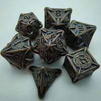 Piquet d'arbre polyédrique doré gravé à la main pour un jeu de dés en métal de 7 pièces pour le jeu de table Dungeons & Dragons