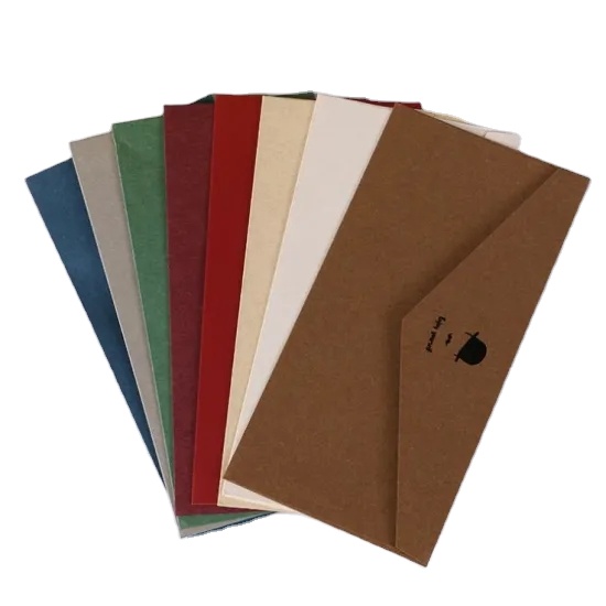 Черные конверты с логотипом на заказ для подарочной карты