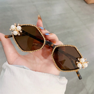 Jamie 2032B Diamond Frame Sunglasses Black Rhinestone Pearl Decor Women UV400 Protection - Product Image 2