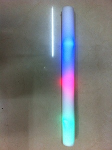 Bastoncini Luminosi in Schiuma Elettrica a Forma di Albero per Natale, San Valentino, Ritorno a Scuola e Pasqua - LED 3 Colori - Product Image 4