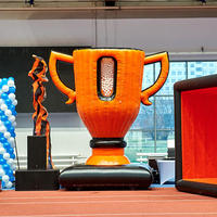 Trophée gonflable géant réaliste de la parade du championnat, montrez vos sponsors d'événement et votre marque avec des répliques de produits gonflables