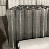 Rouleau de grillage soudé agricole pour l'élevage de poulets, porcs, moutons et la clôture des enclos et des champs agricoles