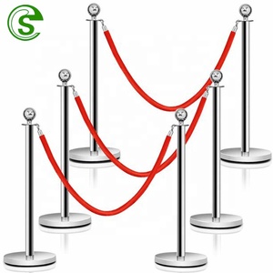 Barriere di Controllo in Acciaio Inox per Hotel e Aeroporti con Corde in Velluto e Pali Retrattili per Gestione Code - Product Image 3