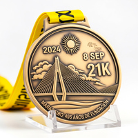 Médaille sportive commémorative de marathon en alliage de zinc moulé sous pression, plaquée bronze antique, gravée en relief 3D, personnalisée avec impression UV