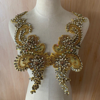 Applique florale en strass pour épaule, paire de patchs pour robe de mariée, de soirée ou de concours, décoration en tissu brodé de perles
