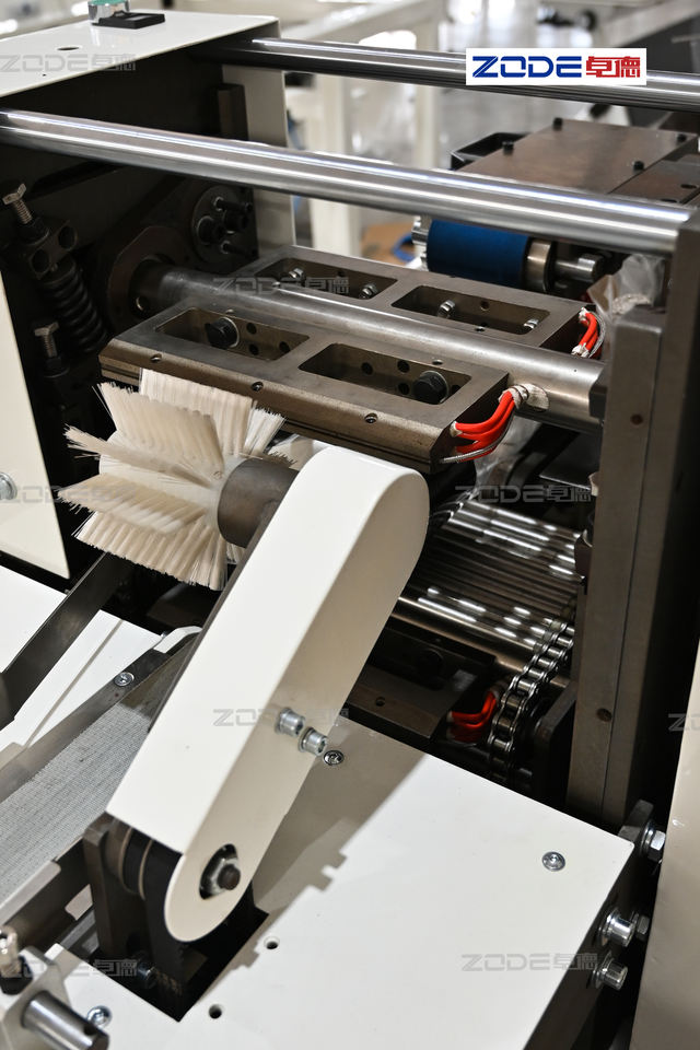 Toilet Roll Making Machine Tissue Packing Machine 200 Rolls/min Tissue ...